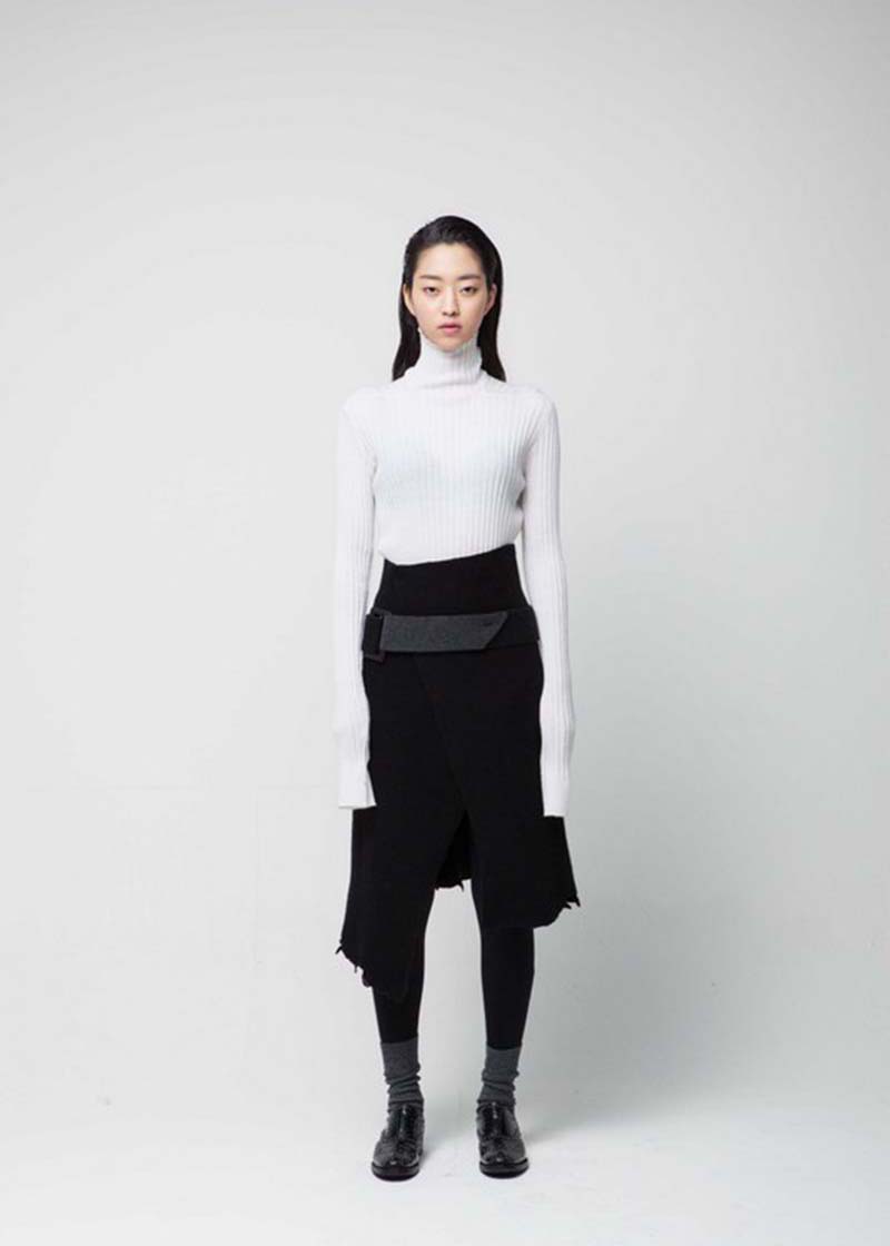 wide rib turtleneck top