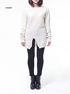 round neck slit pullover