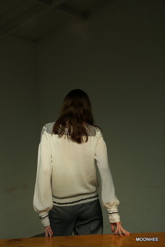 SPACE CABLE FRIL BLOUSE