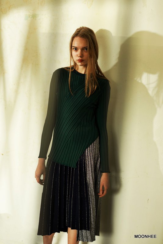 DIAGONAL RIB SLIT TOP (GREEN)