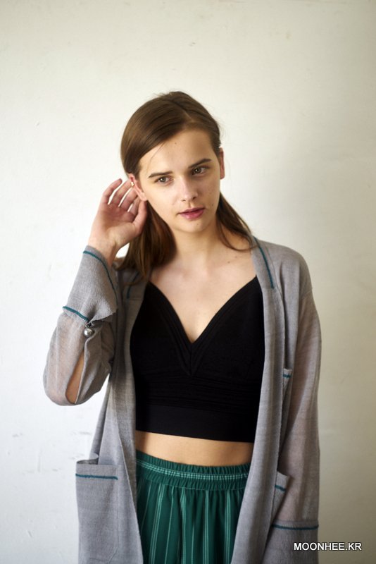 MOTIVE BRA TOP (BLACK)