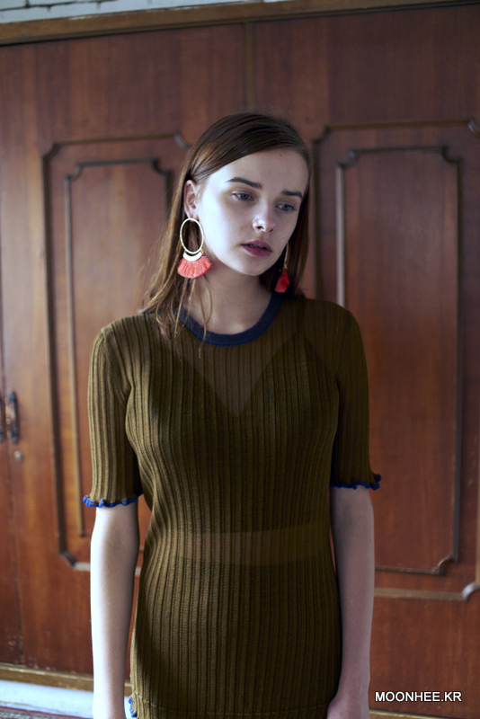 FEMININE RIB MIDDLE TOP