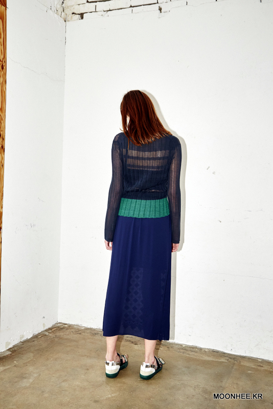 BANDING LACE LONG SKIRT (NAVY)