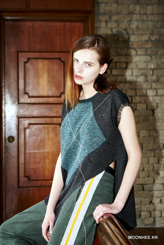 ARGVLE MOTIF TOP (BLACK)
