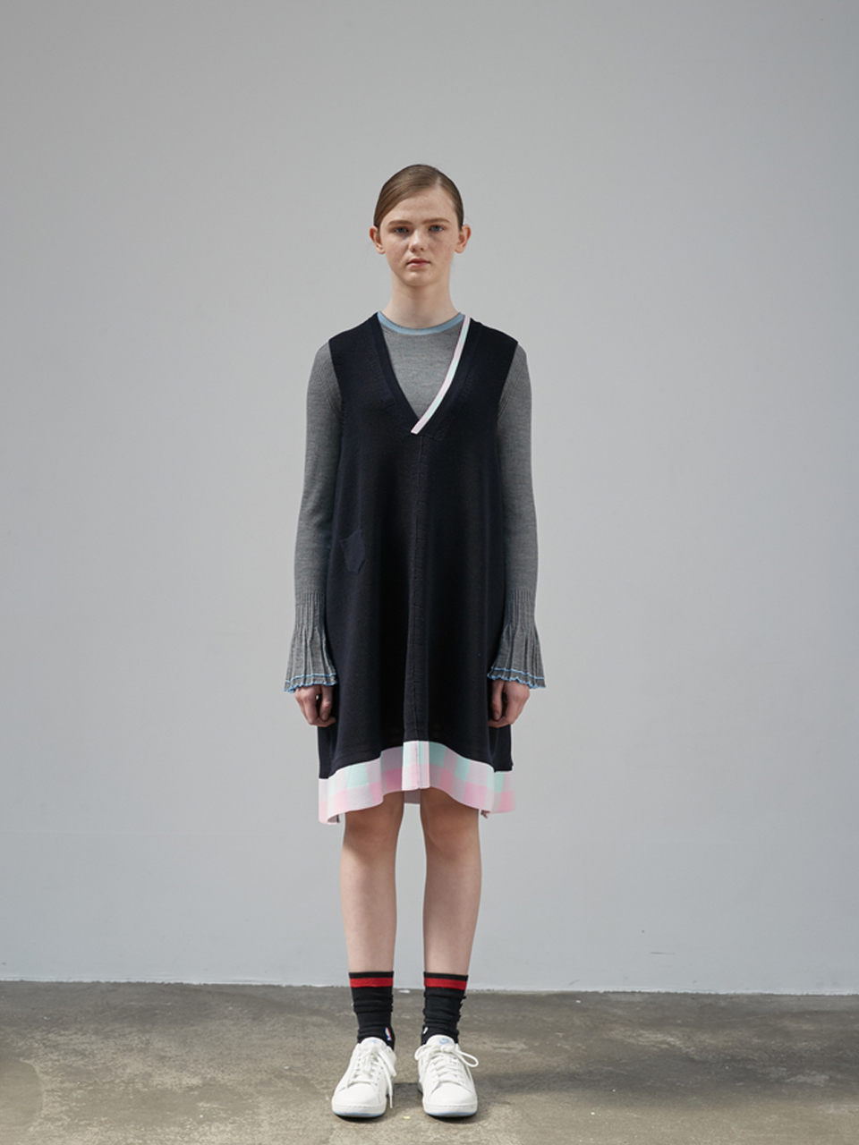 Block Check V-Neck Frill Dress [D/NAVY]