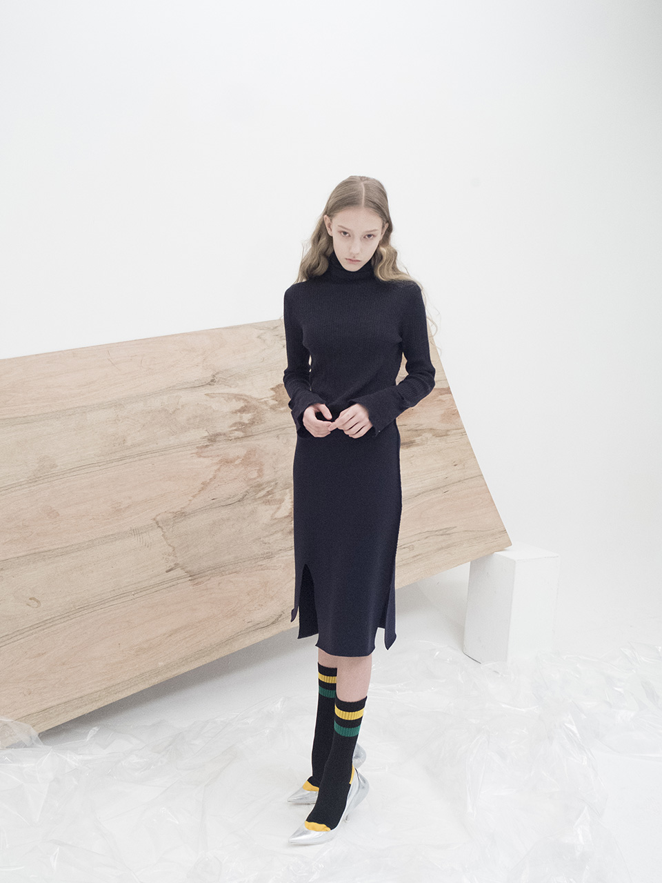 M7WS01A [Slit-Intarsia Knit Skirt] DARK NAVY