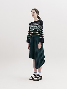 Unbalanced Collar Stripe Pullover