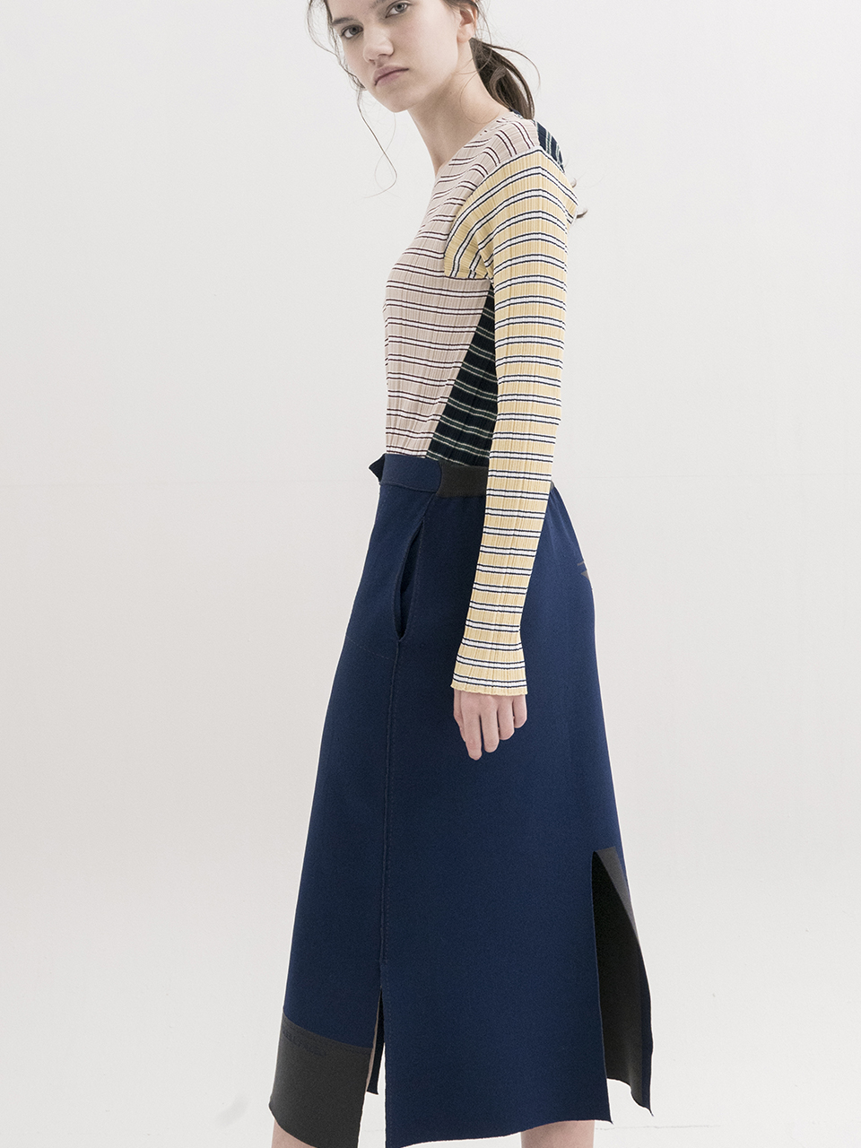 Contrast Stitch Knit Slit Skirt