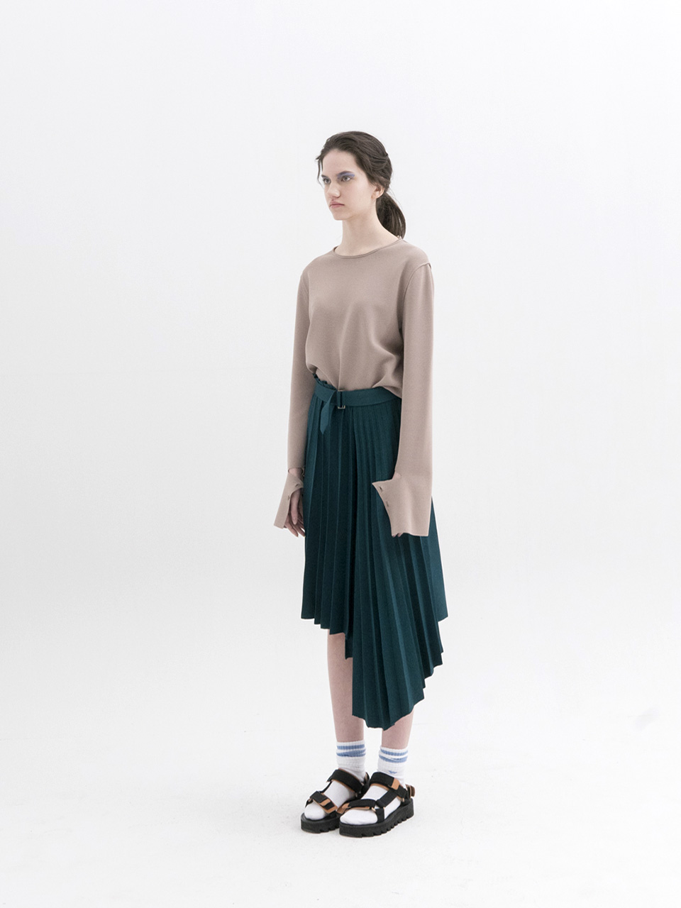 Asymmetrical Pleated Knit Skirt]