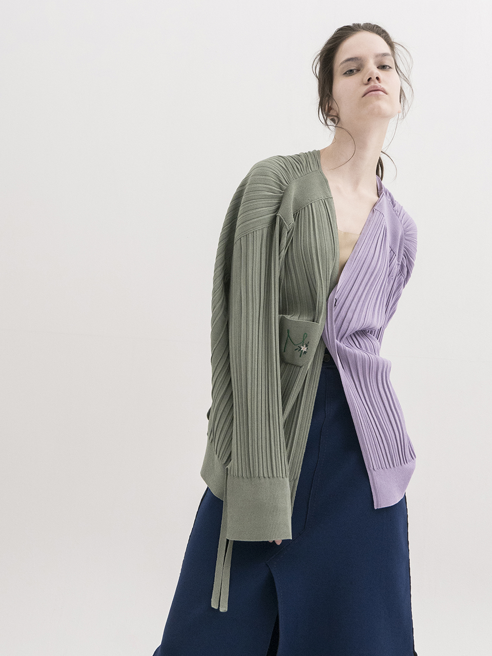 Pleated V-neck Cardigan