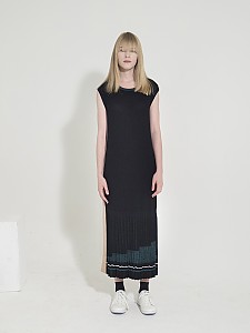 Pleated Long Knitted Dress