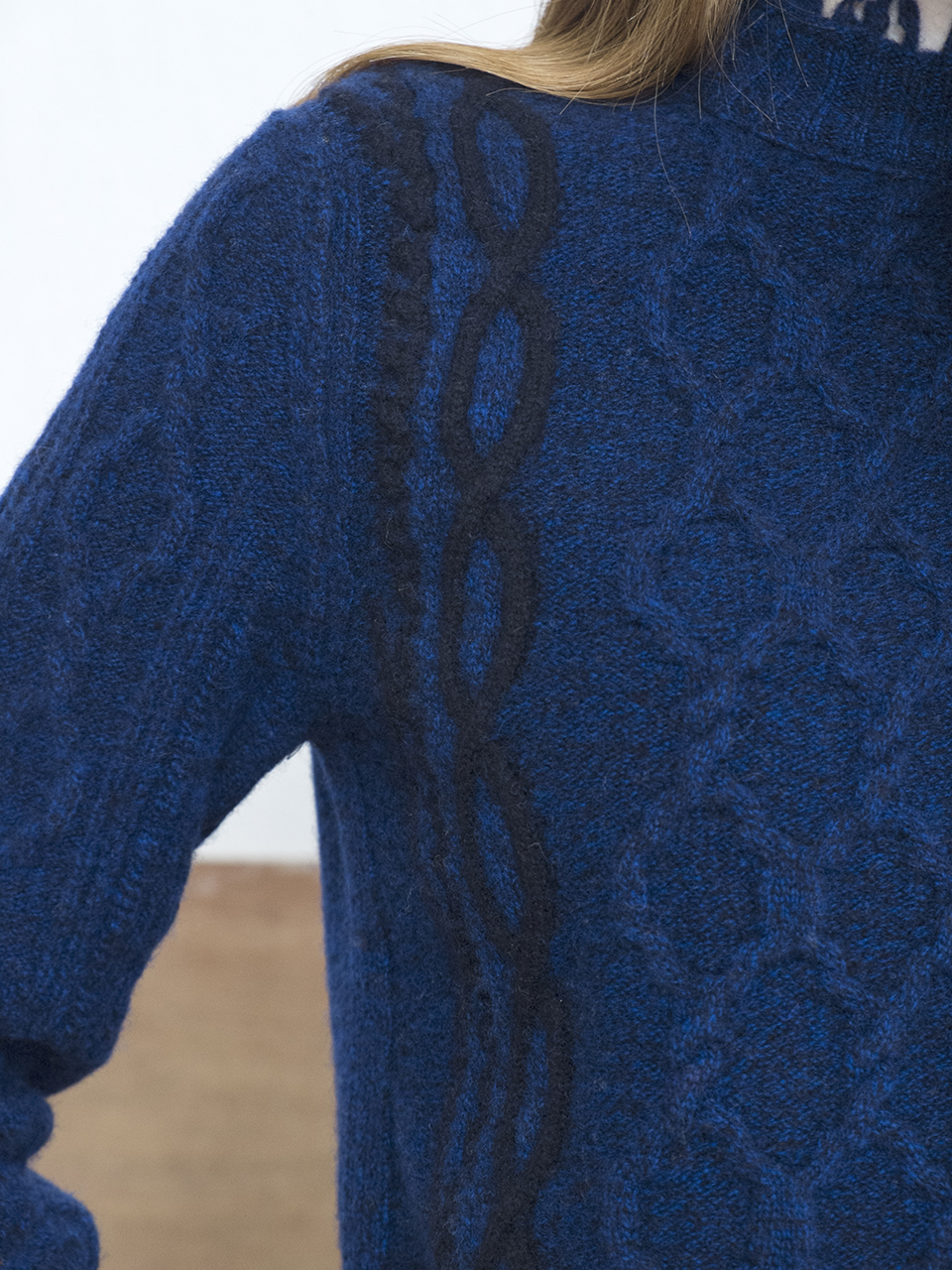 M8FT02A	intasha  cable pullover