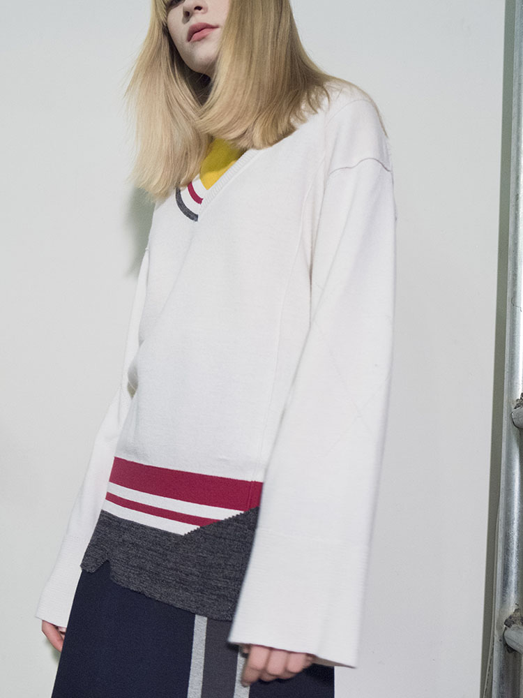 Flared Sleeve Color-Block V-neck Pullover - WHITE