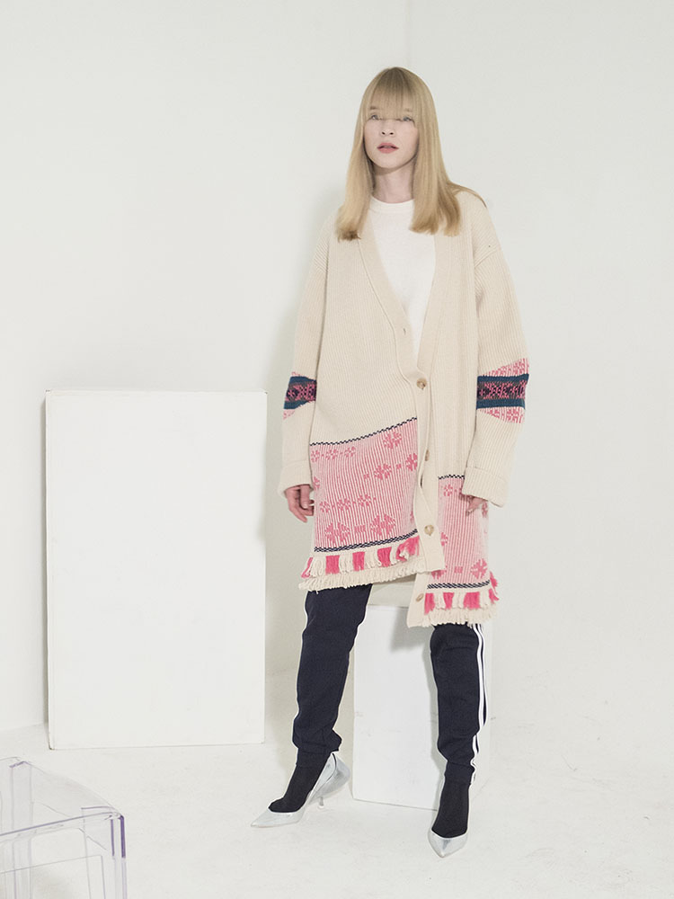 Flower Motif Jacquard Ribbed Cardigan - IVORY