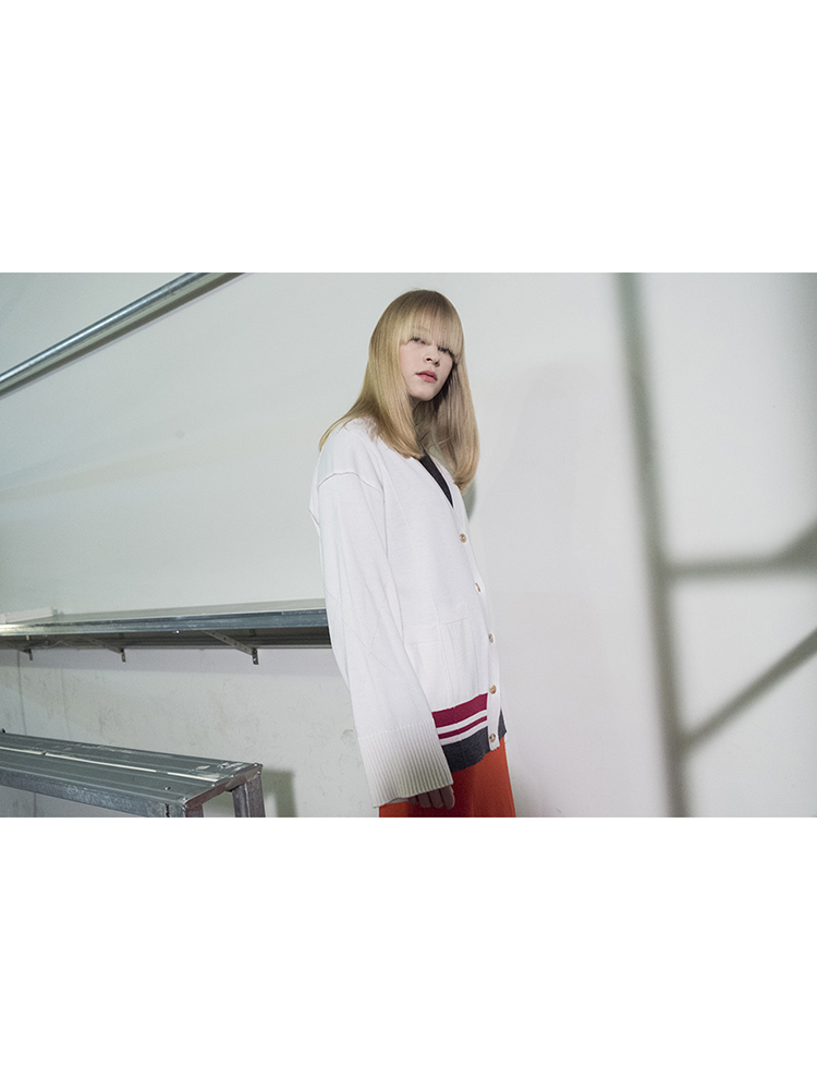 Flared Sleeve Color-Block Cardigan -IVORY