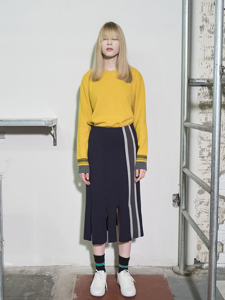 Vertical Stripes Intarsia Knit Skirt -D/NAVY