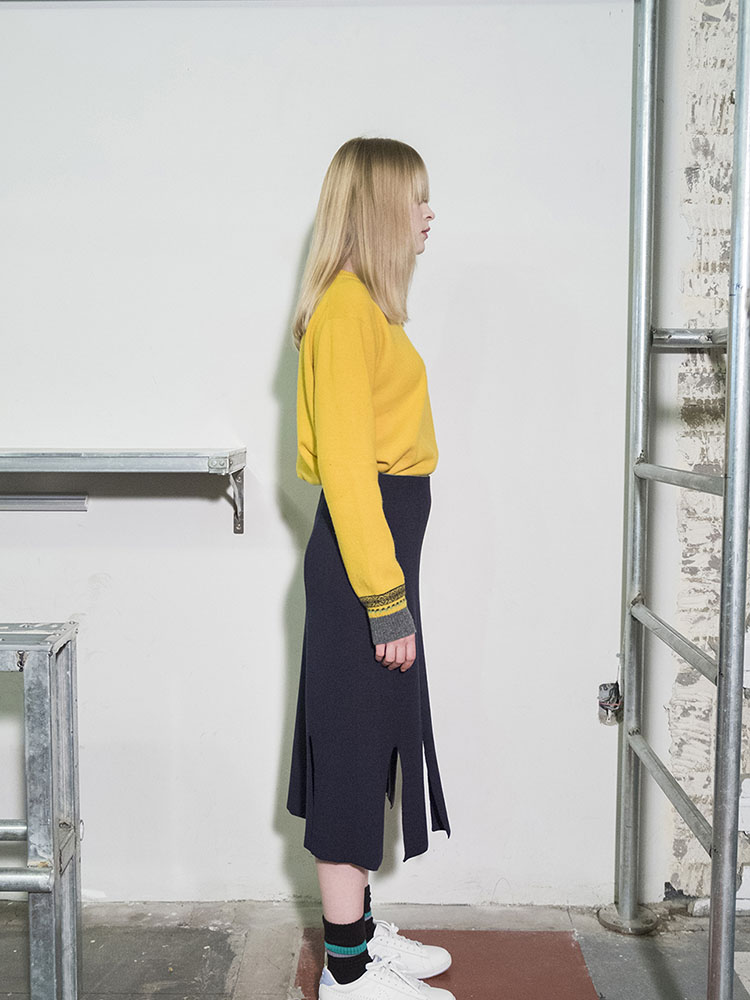 Vertical Stripes Intarsia Knit Skirt -D/NAVY