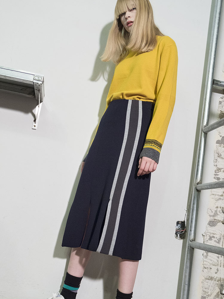 Vertical Stripes Intarsia Knit Skirt -D/NAVY