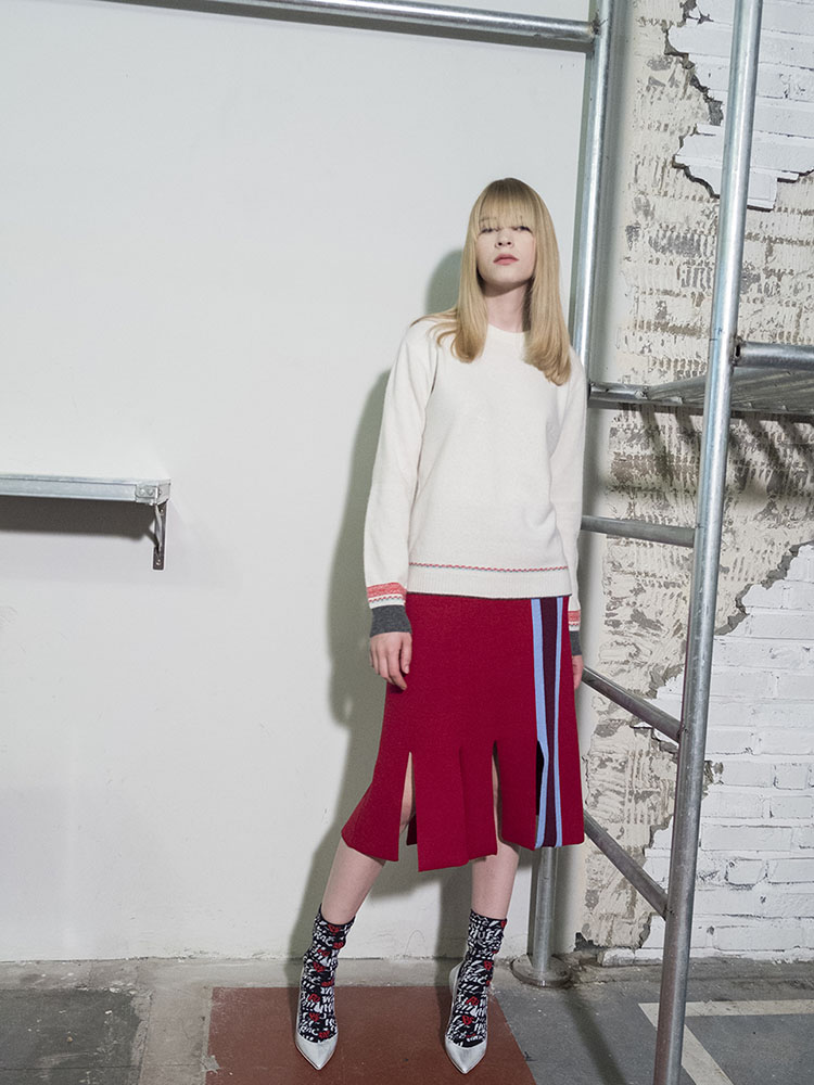 Vertical Stripes Intarsia Knit Skirt -RED
